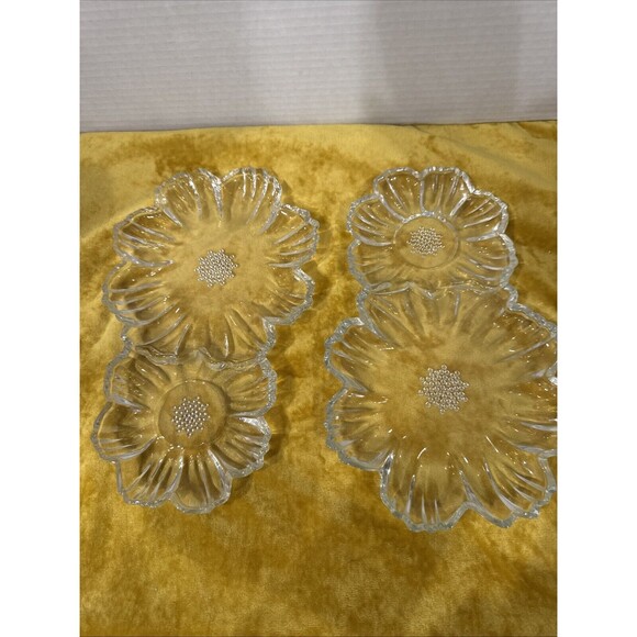 2 Vintage Hazel Atlas Double Daisy Clear Glass Snack Tray/Plate - Picture 1 of 7